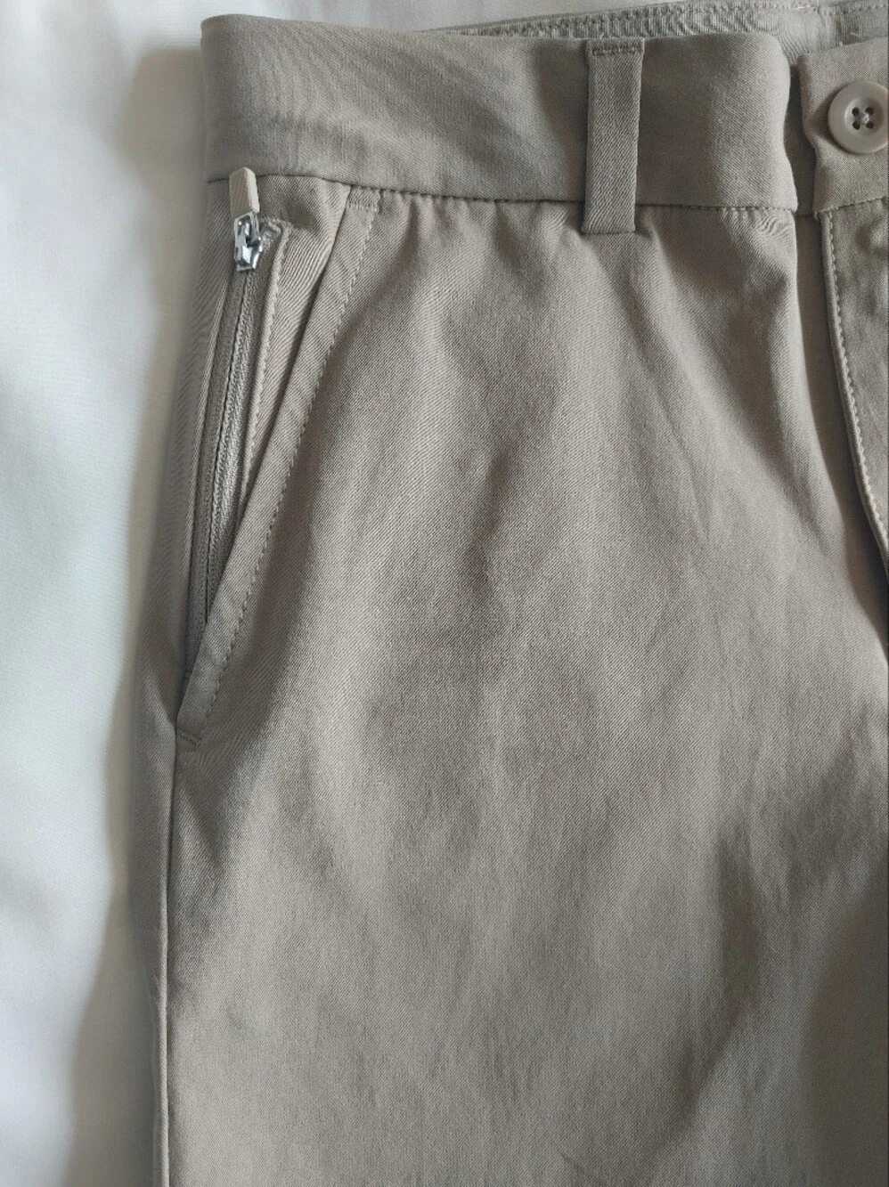 Vinyard Vines Boys' Performance On-The-Go Khaki Shorts